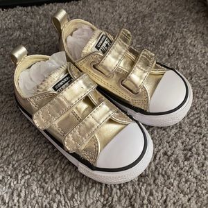 Gold converse!